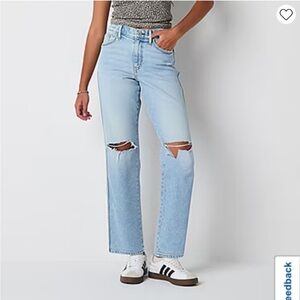 Arizona Curvy Womens Juniors High Rise Straight Leg Jean